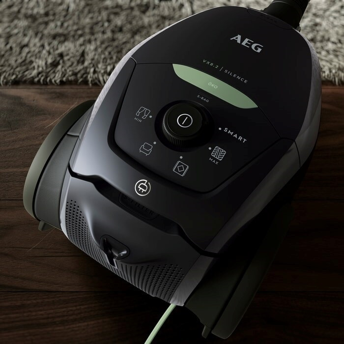 aeg-vacuum-cleaner-model-vx82-1-oko-1