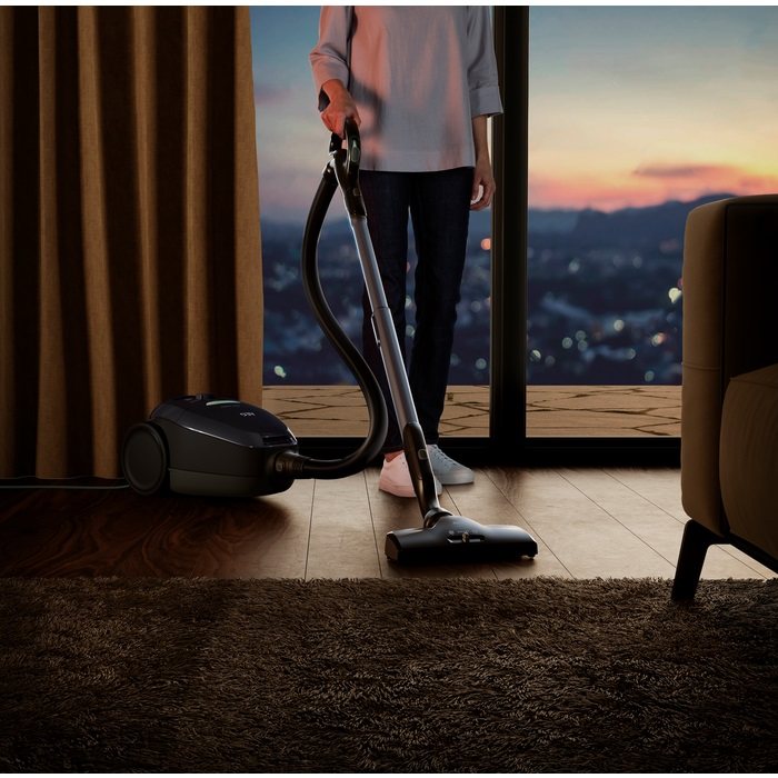 aeg-vacuum-cleaner-model-vx82-1-oko-2