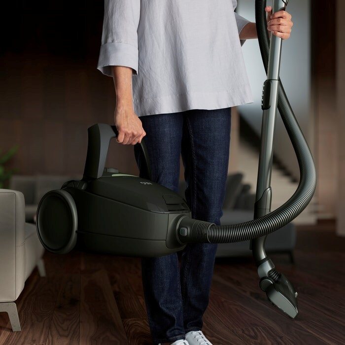 aeg-vacuum-cleaner-model-vx82-1-oko-3